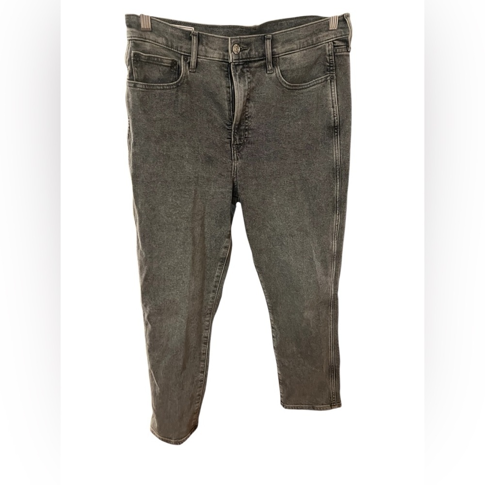 GAP women’s  Charcoal Skinny Jeans